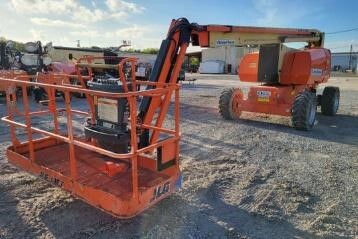 2017 JLG 800AJ
