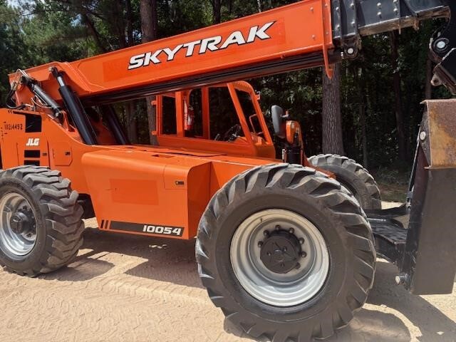 2017 SkyTrak 10054