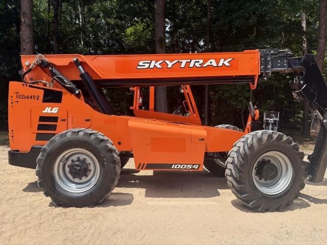 2017 SkyTrak 10054