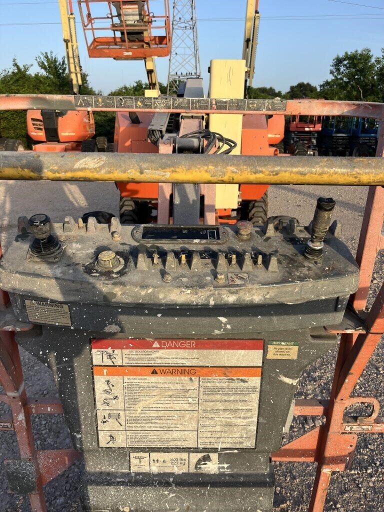 2018 JLG 340AJ