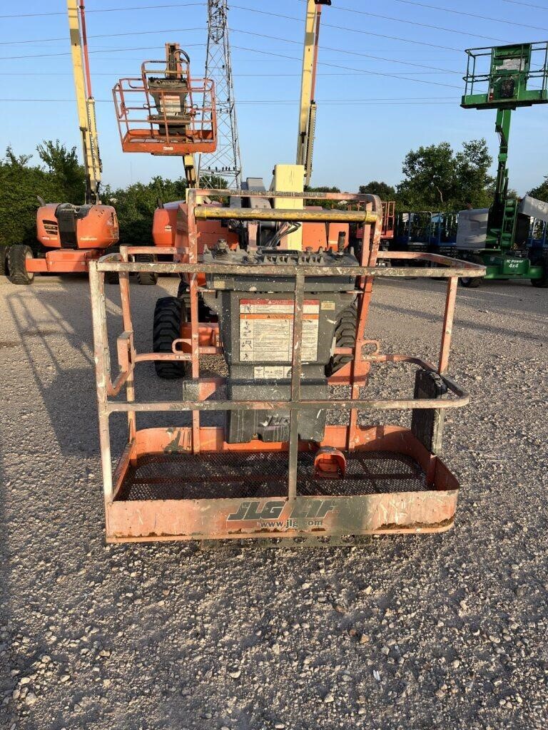2018 JLG 340AJ