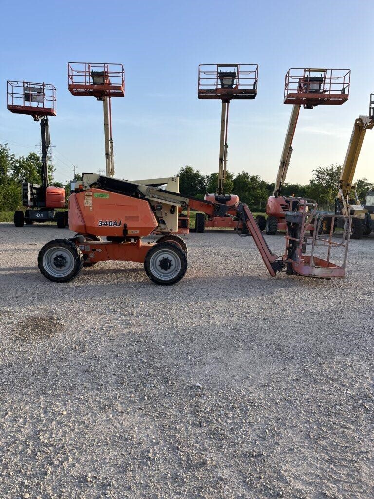 2018 JLG 340AJ