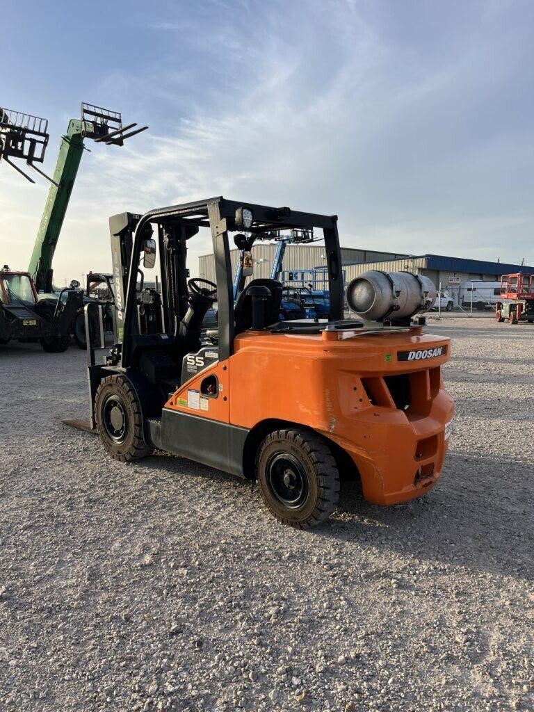 2022 Doosan G55C-7