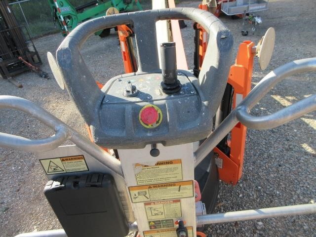 2018 JLG T350