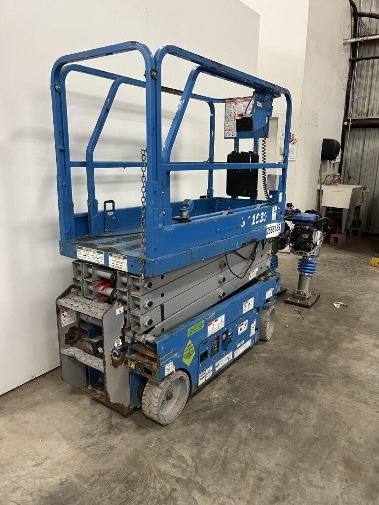 2018 Genie GS-1930