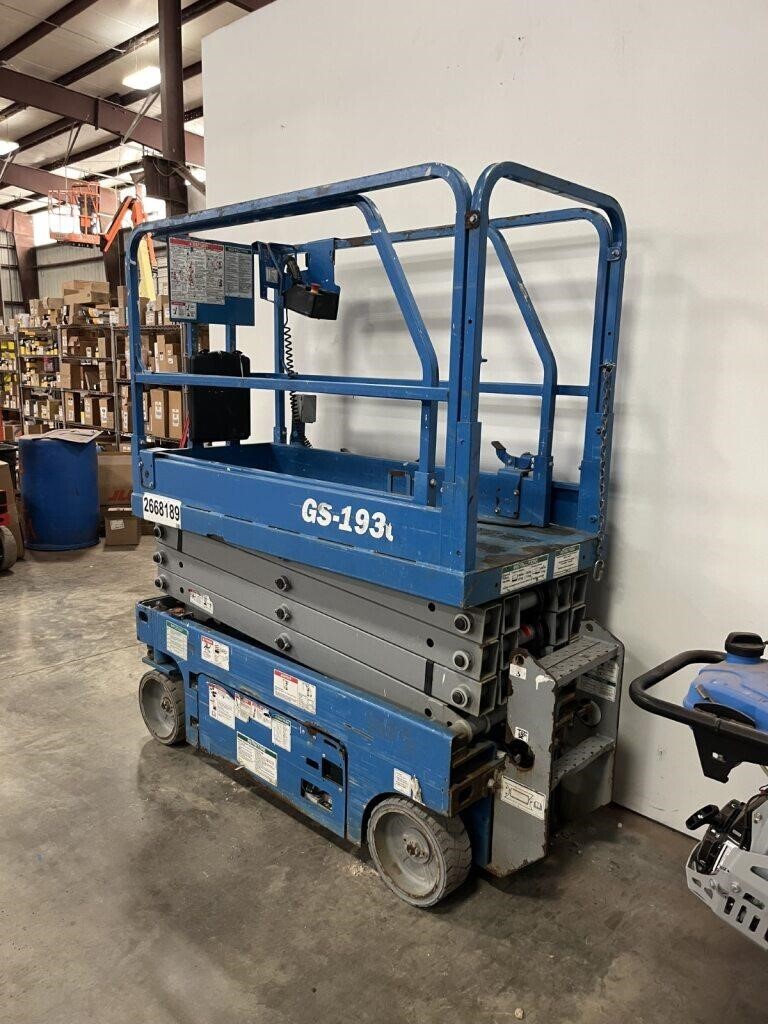 2018 Genie GS-1930
