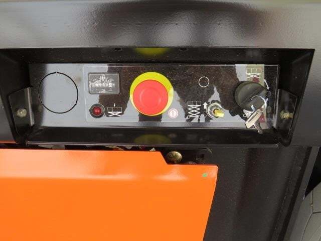 2025 JLG 3246