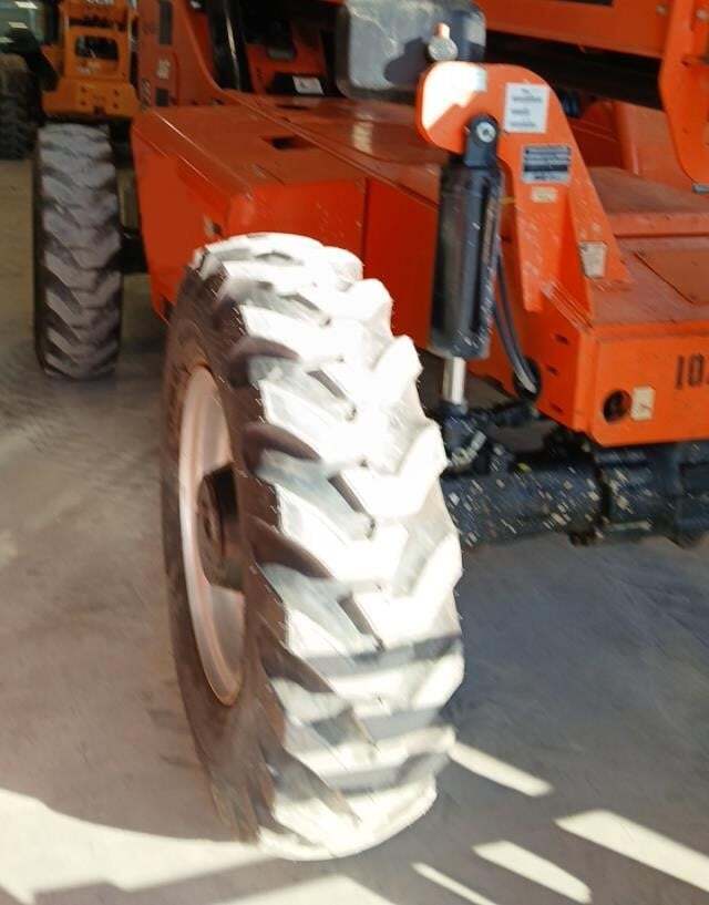 2017 SkyTrak 8042