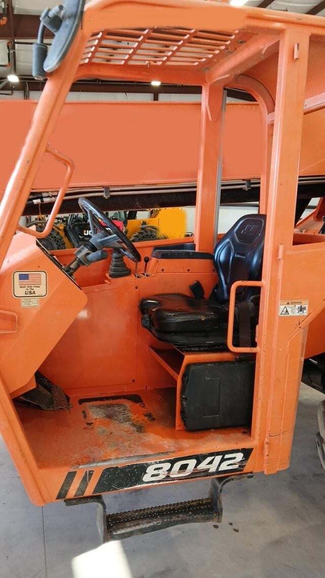 2017 SkyTrak 8042