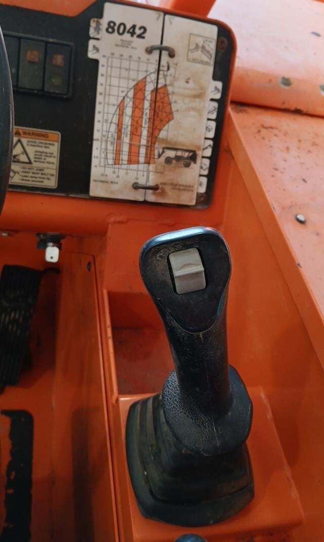 2017 SkyTrak 8042