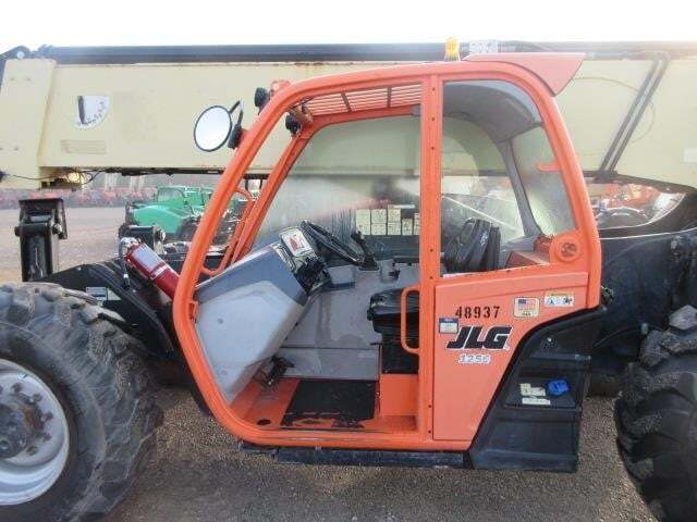 2017 JLG 1255