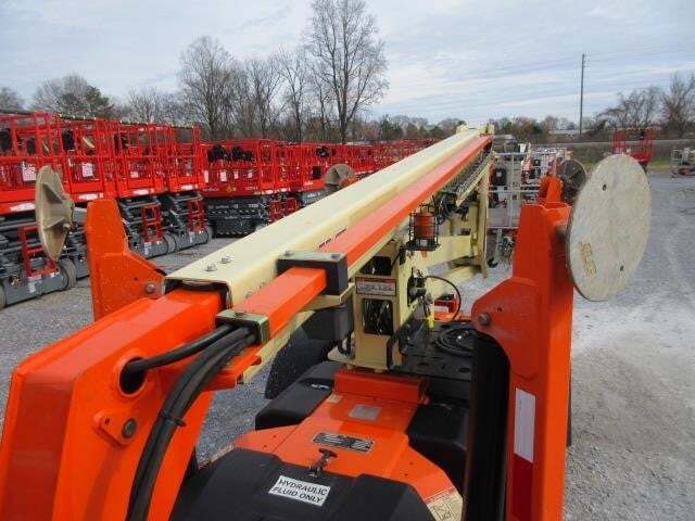 2022 JLG T350