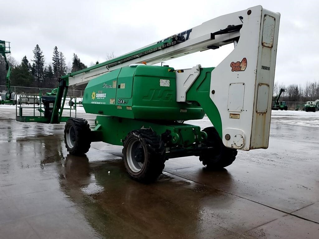 2015 JLG 800AJ