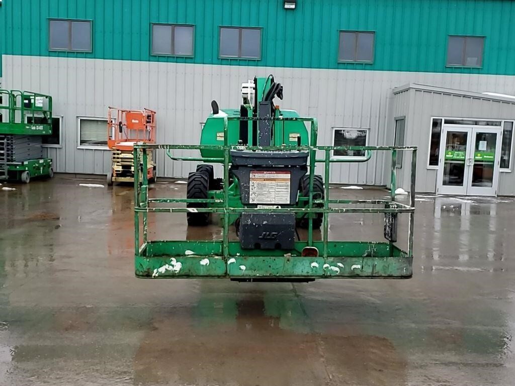 2015 JLG 800AJ