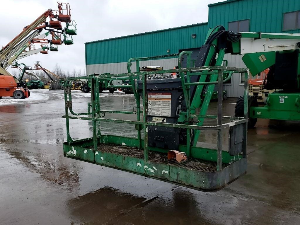 2015 JLG 800AJ