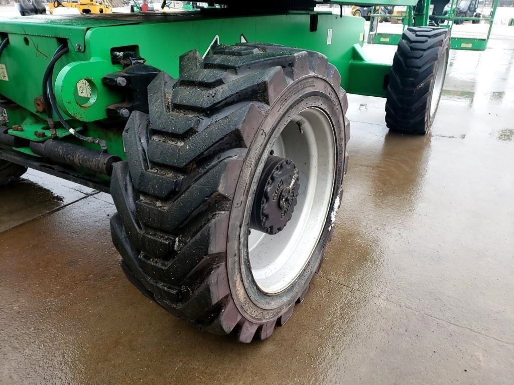 2015 JLG 800AJ