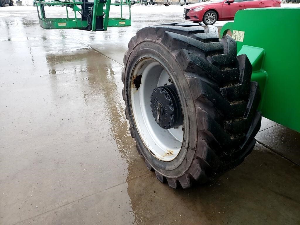 2015 JLG 800AJ