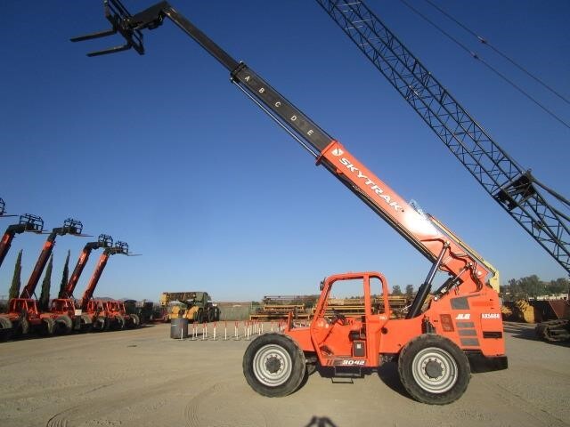 2019 SkyTrak 8042