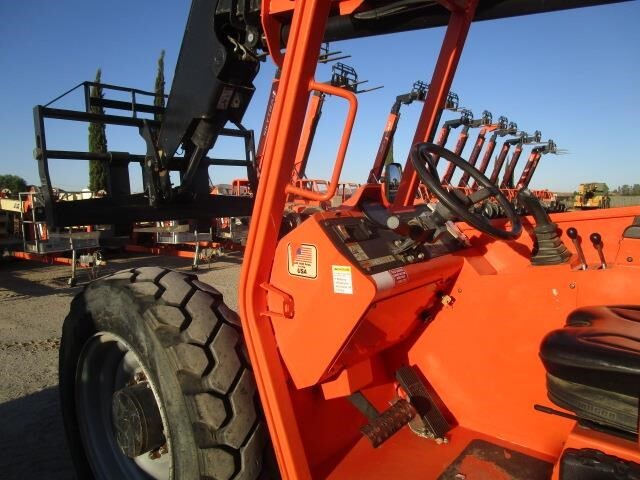 2019 SkyTrak 8042