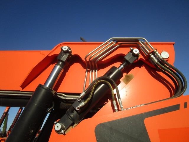 2019 SkyTrak 8042