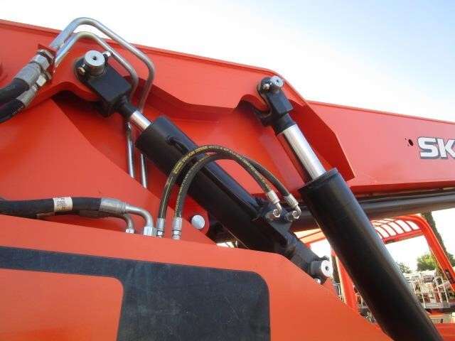 2019 SkyTrak 8042