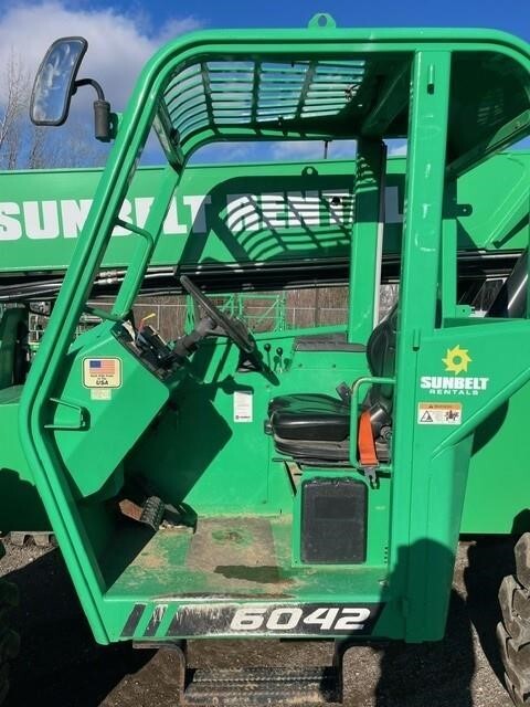 2016 SkyTrak 6042