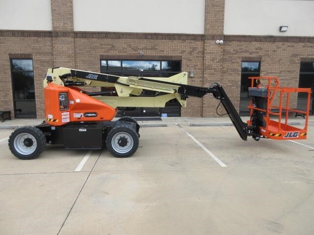 2025 JLG E450AJ