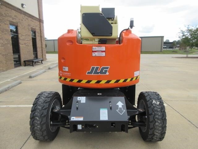 2025 JLG E450AJ