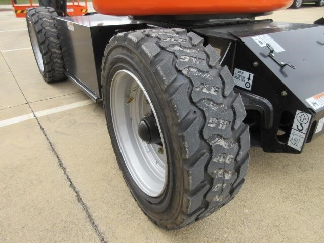 2025 JLG E450AJ