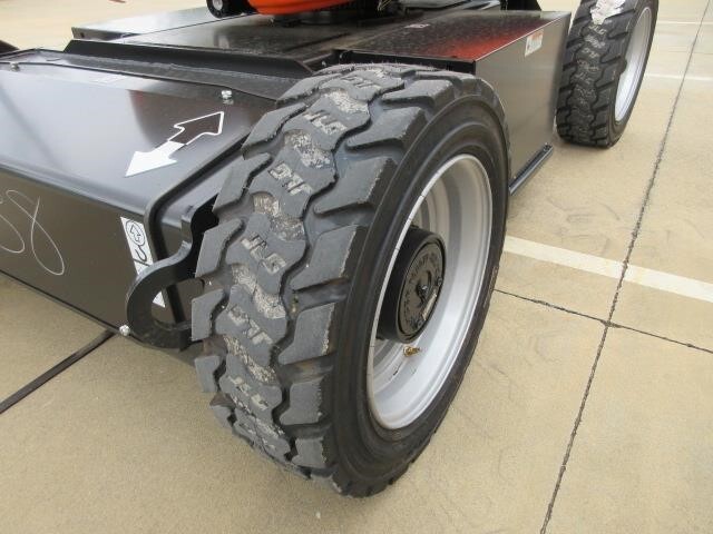 2025 JLG E450AJ