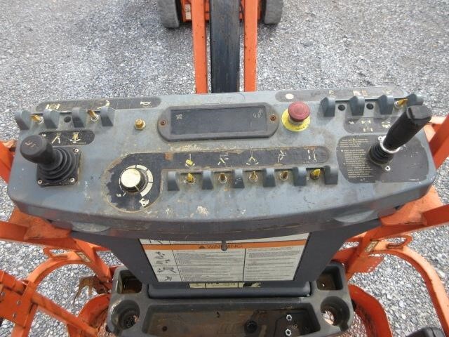 2015 JLG E300AJP