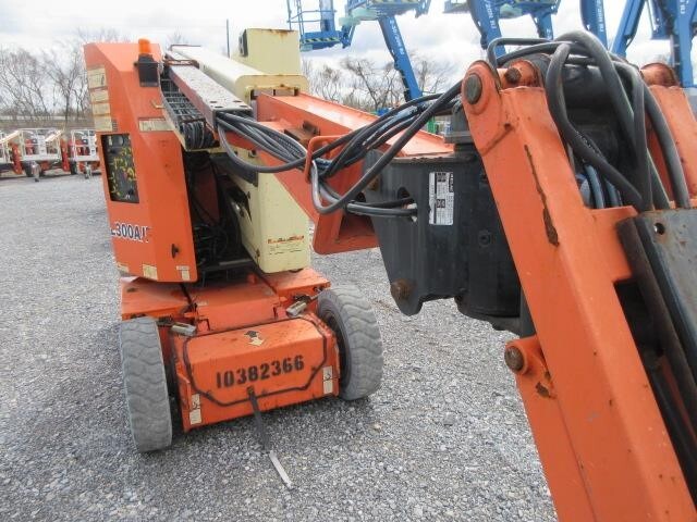 2015 JLG E300AJP