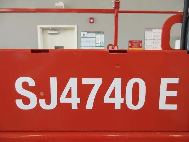 2025 Skyjack SJ4740E