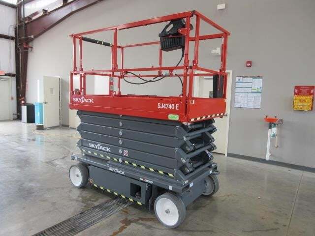 2025 Skyjack SJ4740E