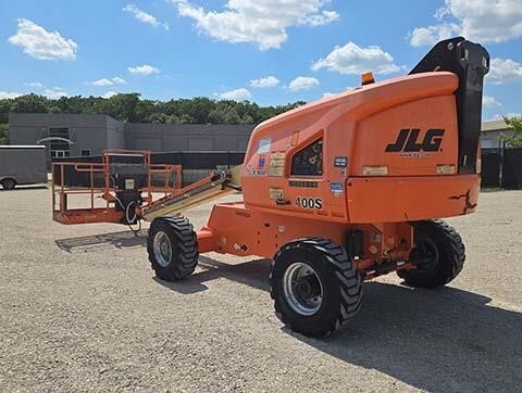 2016 JLG 400S
