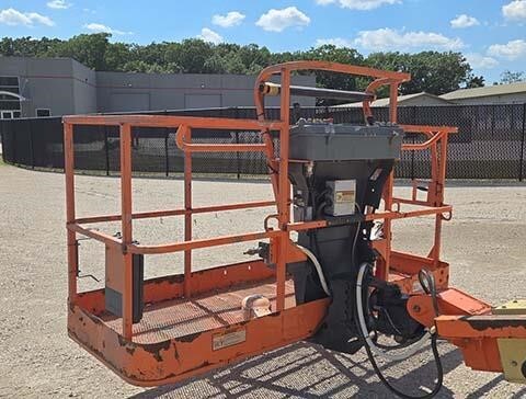 2016 JLG 400S