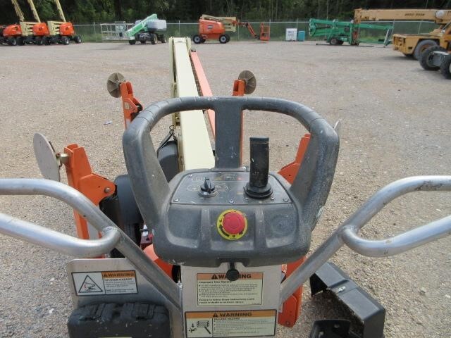 2018 JLG T350