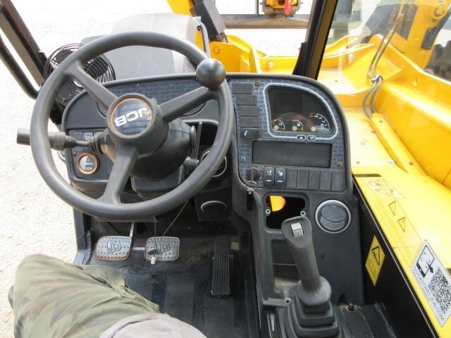 2022 JCB 512-56