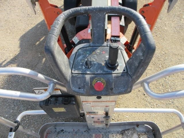 2018 JLG T350