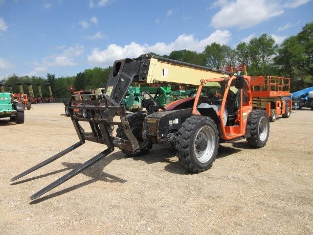 2018 JLG 943
