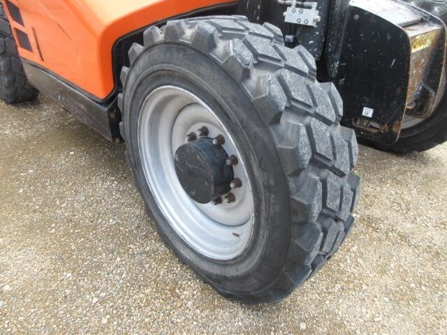 2018 JLG 943