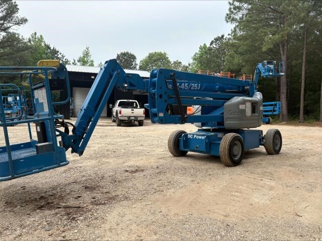 2017 Genie Z-45/25J DC Picture 2 2017 Genie Z-45/25J DC-2
