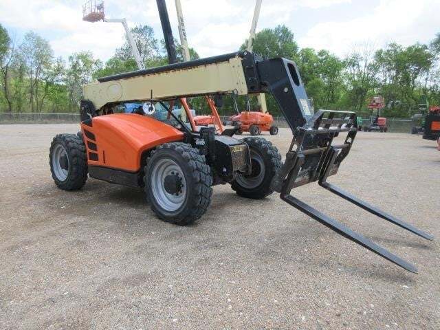 2018 JLG 943