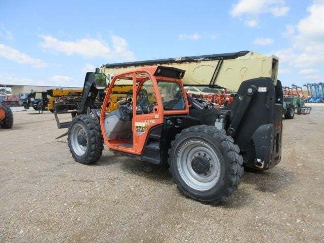2018 JLG 943