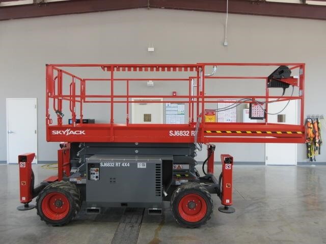 2025 Skyjack SJ-6832RT-15