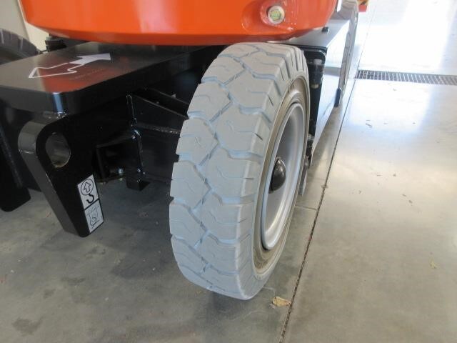 2025 JLG E300AJP-13