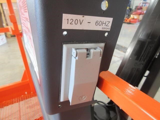 2025 JLG E300AJP-23