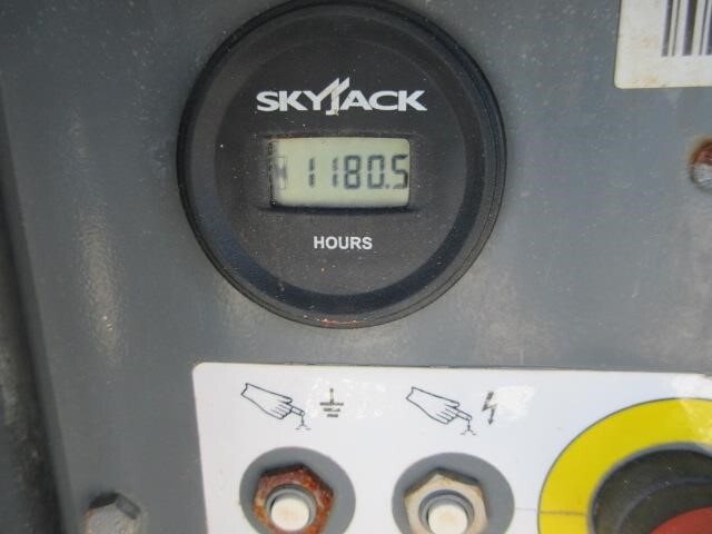 2018 Skyjack SJ-6832RT Picture 16 2018 Skyjack SJ-6832RT-16