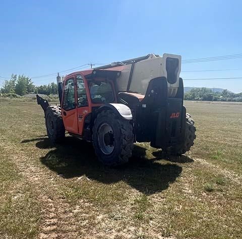 2019 JLG 1055-8