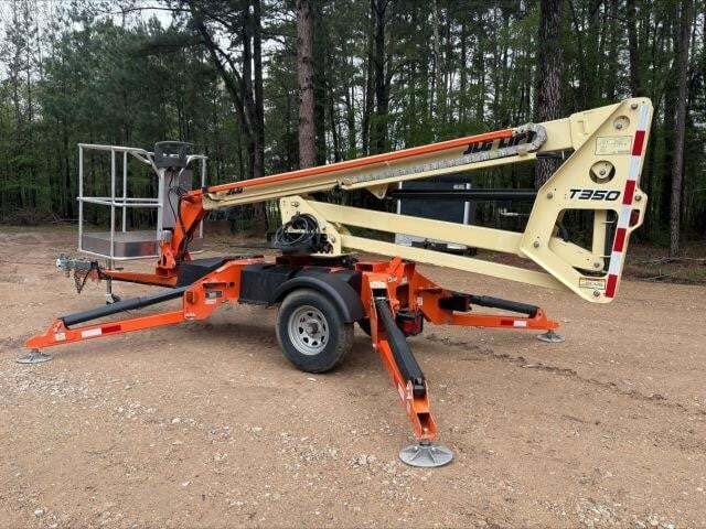 2022 JLG T350